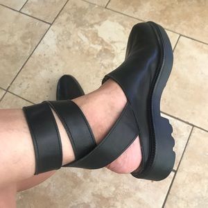 Stephane Kelian flat wrap around